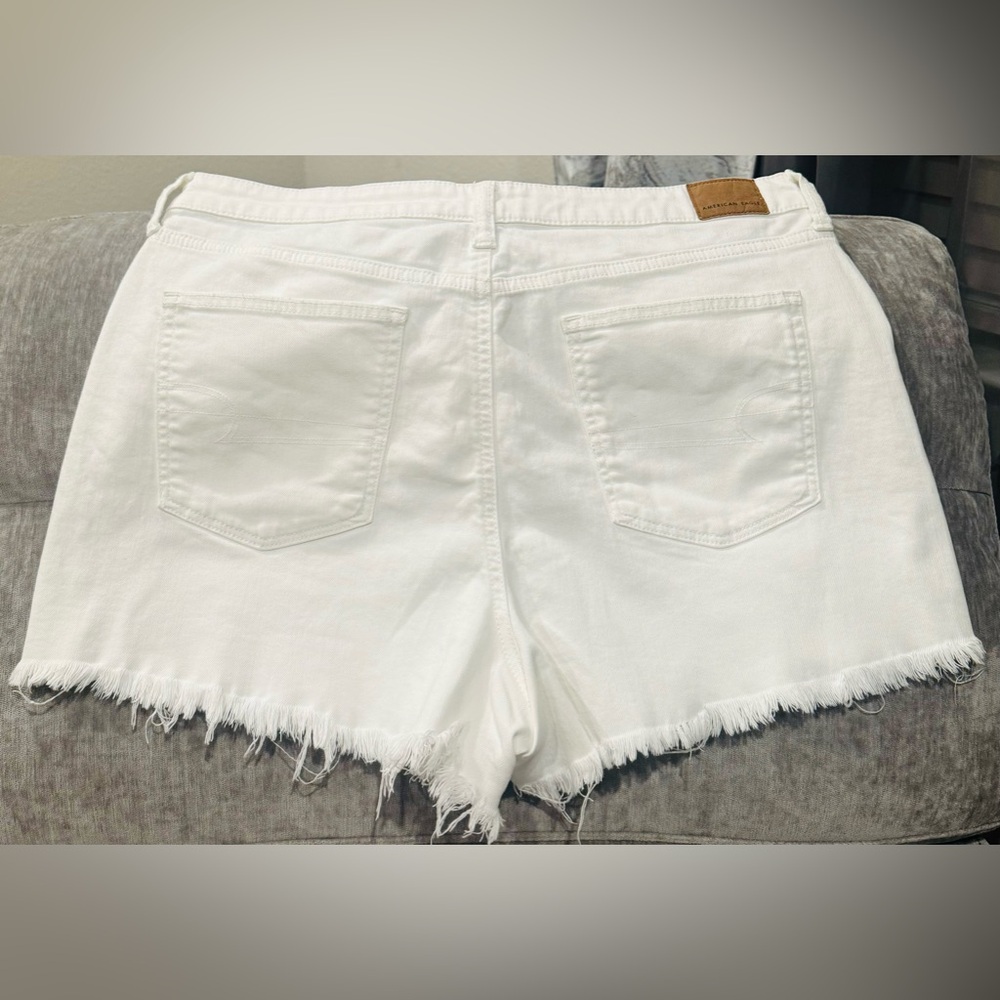 White “Super Stretch” Mom Shorts